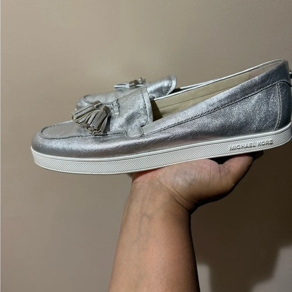 Michael Kors Loafers‎ Size 9 Leather Silver Metallic Callahan Moccasins U